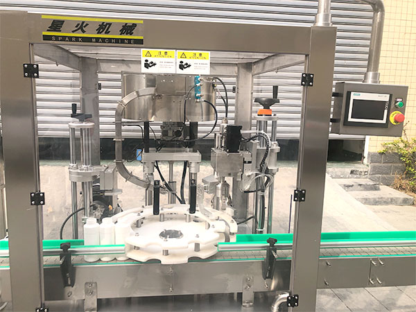 調(diào)味品整套生產(chǎn)線設(shè)備實拍